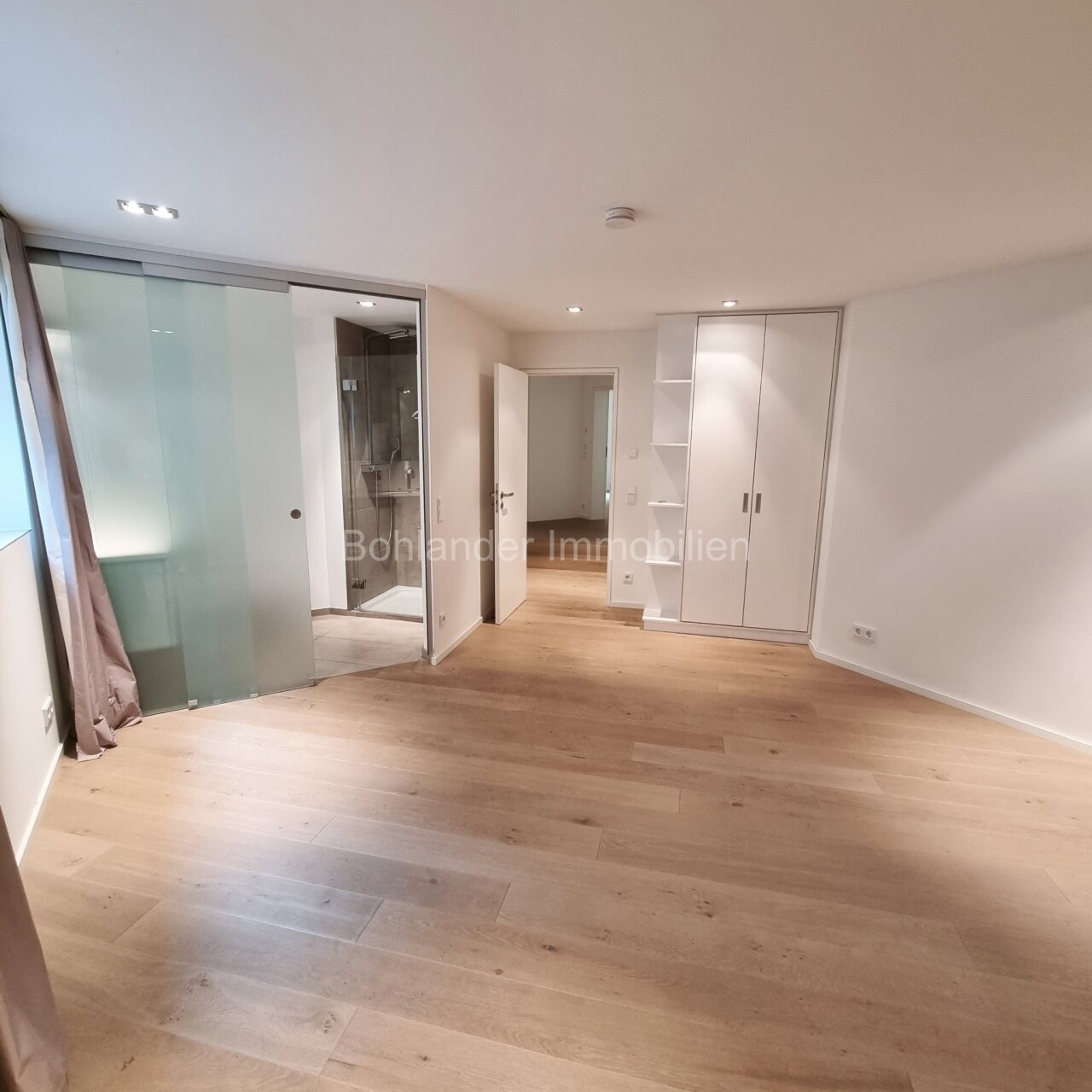 Schlafzimmer 1 mit Duschbad Schlafzimmer 1 mit Duschbad