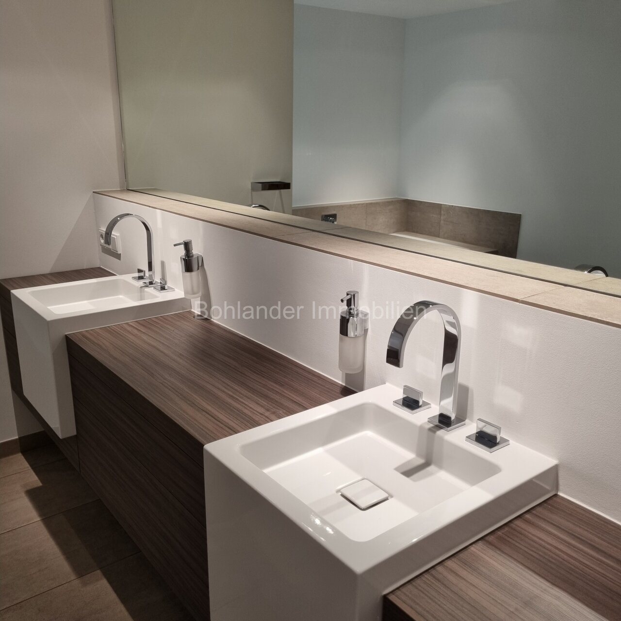 Doppelwaschbecken Doppelwaschbecken
