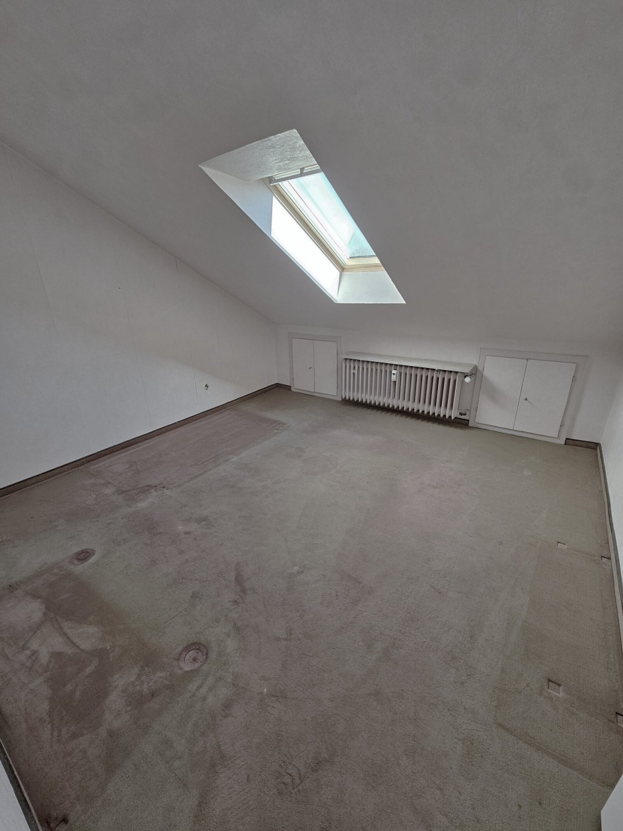 Zimmer1 Dachgeschoss Zimmer1 Dachgeschoss